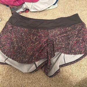 lululemon speed up, 4 inch , size 12